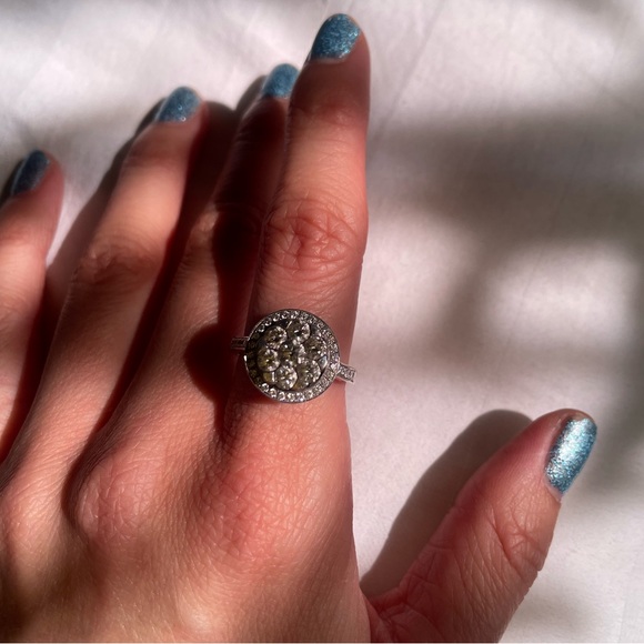 Diamond Ring - Picture 5 of 10